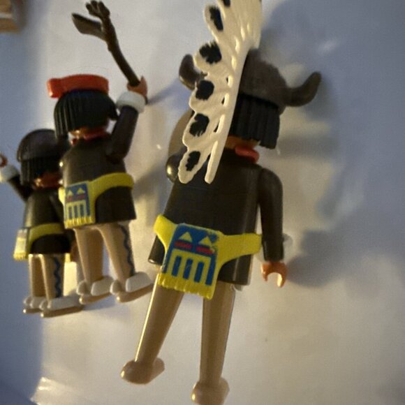 Playmobil 1974 Three Geobra Native American Indians - Picture 3 of 3